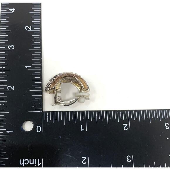 Vintage 1980s Textured Silver & Gold Tone Clip On Huggie Earrings Couture Chunky - Picture 4 of 5